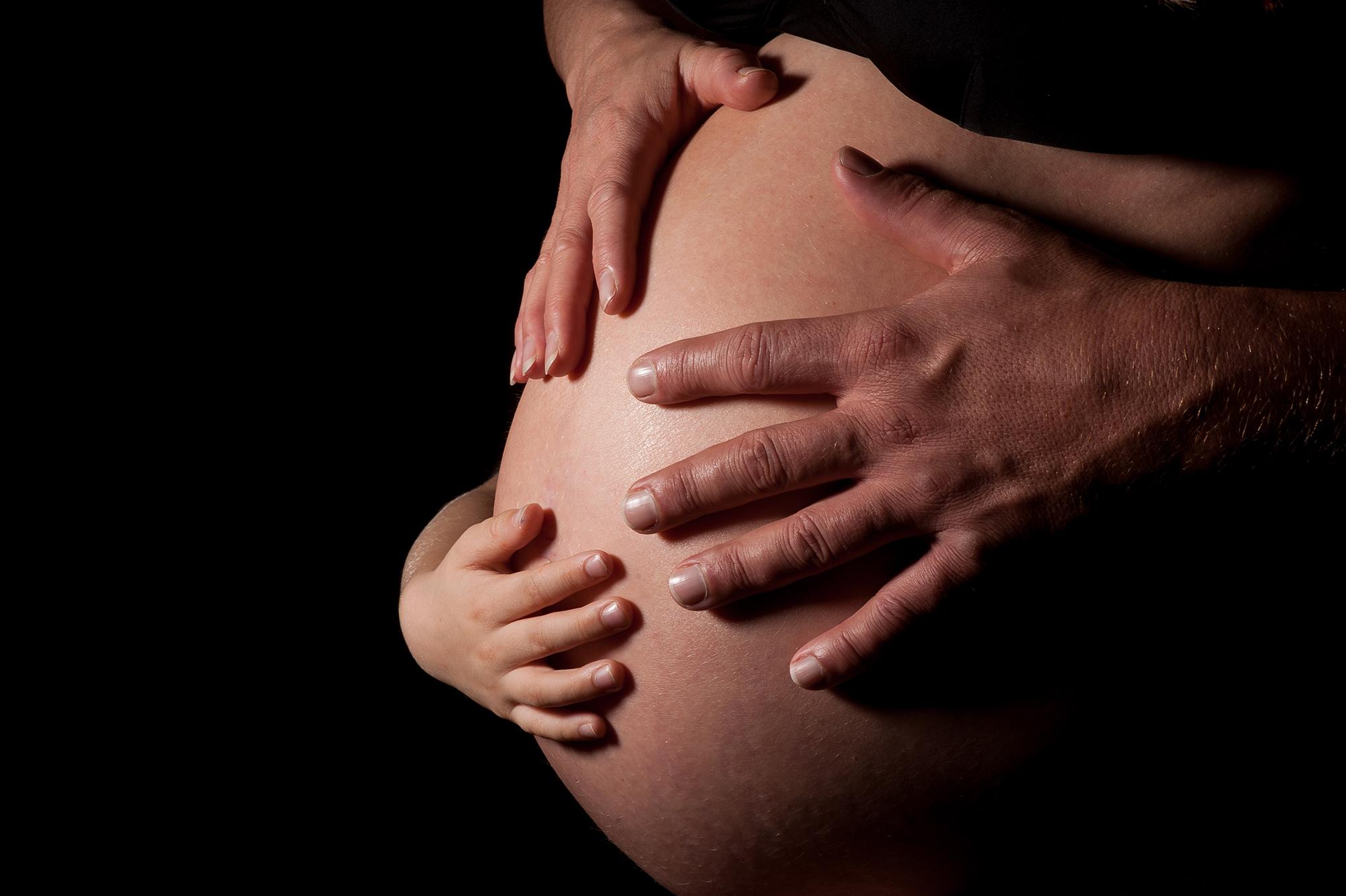 Zwangerschaps- of babyfotoshoot + afdruk bij Fotostudio Duo