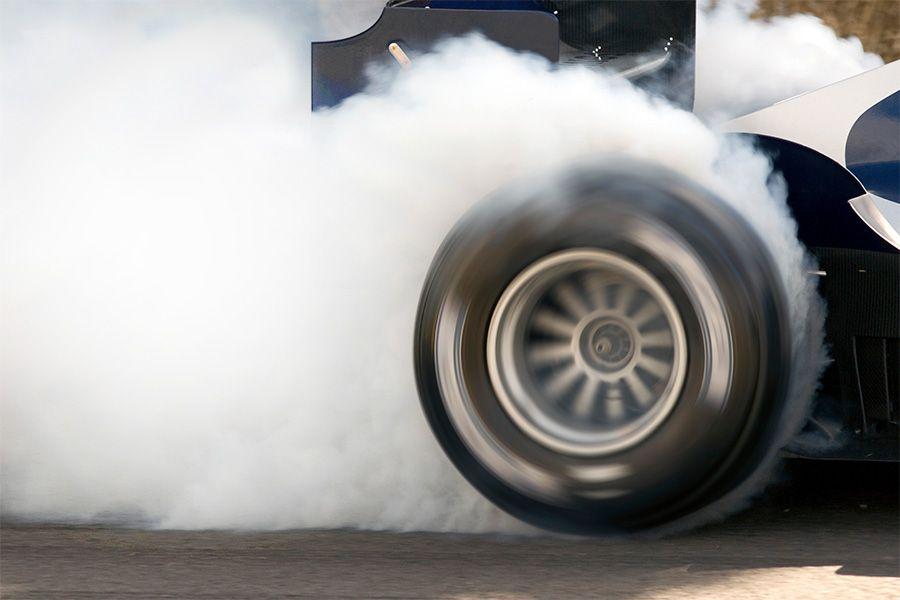 Formule 1 rook bij de banden