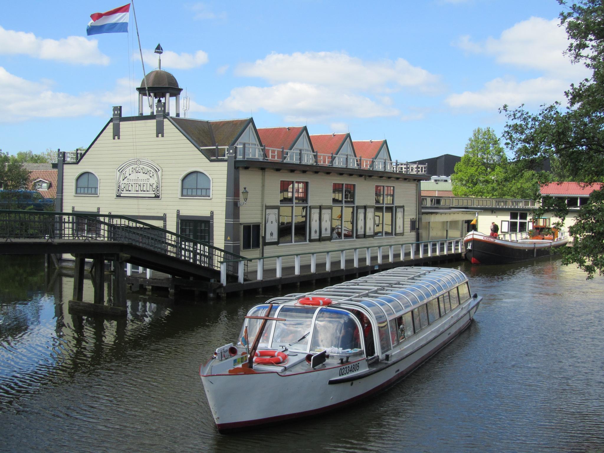 Museum BroekerVeiling + rondvaart in Broek op Langedijk