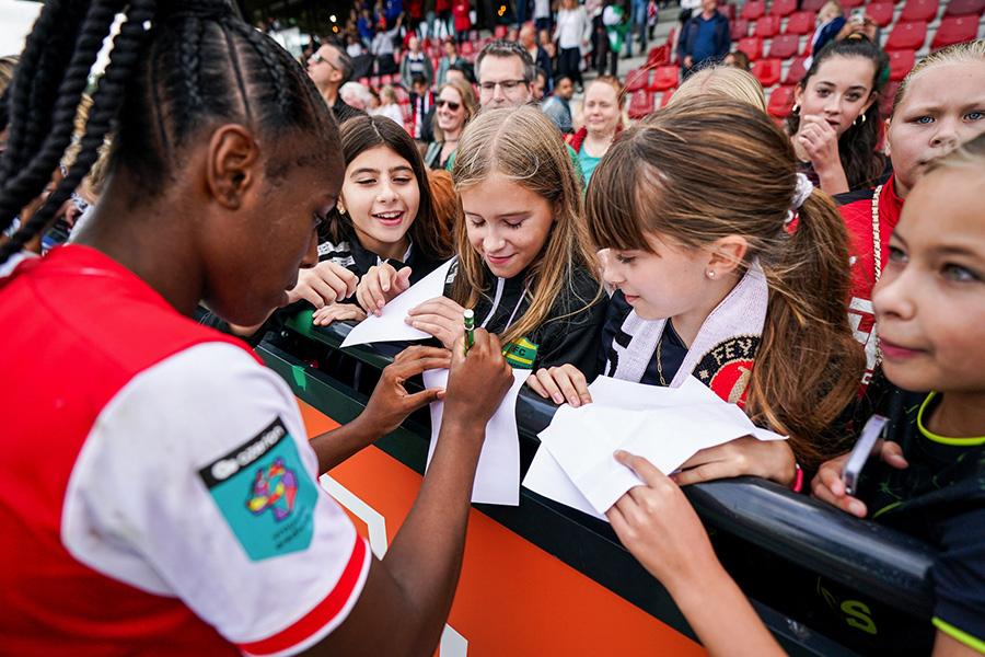 Feyenoord Vrouwen 1 handtekening