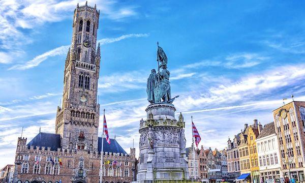 Dagtrip per luxe touringcar naar Brugge