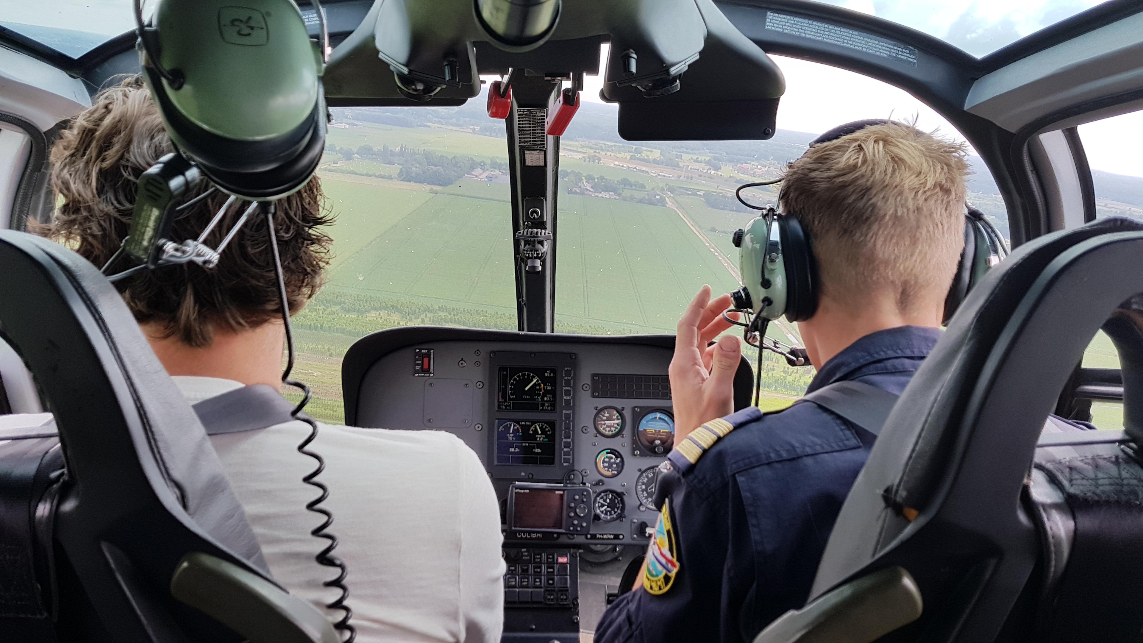 Helikoptervlucht boven NL of België